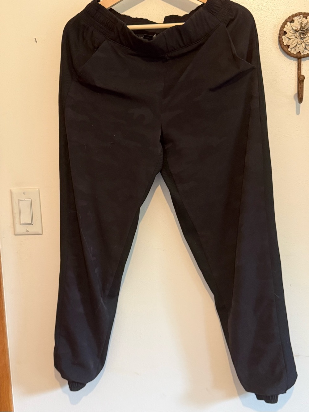Athleta Black Relaxed Fit Lined Jogger Pants
